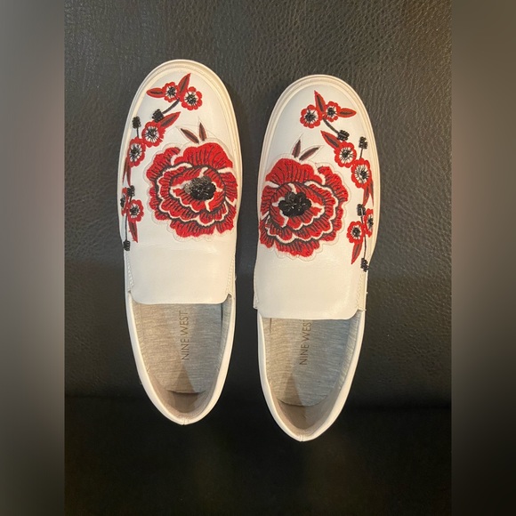 NWOT Nine West Floral Slip On Sneaker - Picture 4 of 8